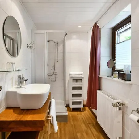 Oberluetzenbachshof * Geisa